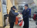 车站爱心举措 为返岗旅客“兜”住乡愁
